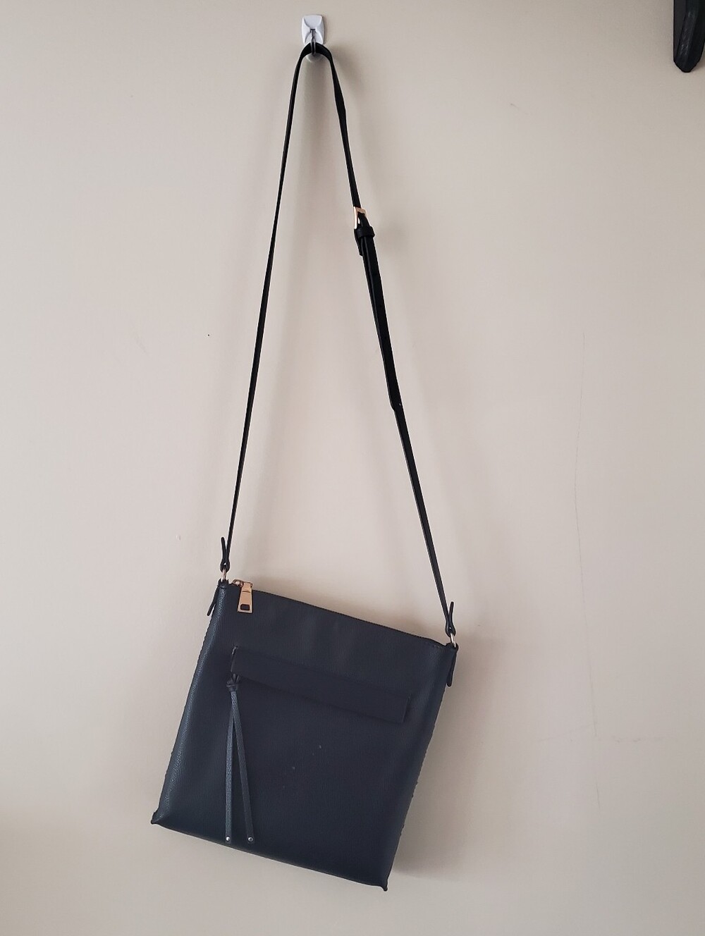 Black Crossbody Shoulder Bag - Classic Everyday Tote